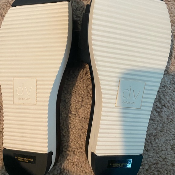 Dolce Vita Black and Orange Sandals - Picture 4 of 6